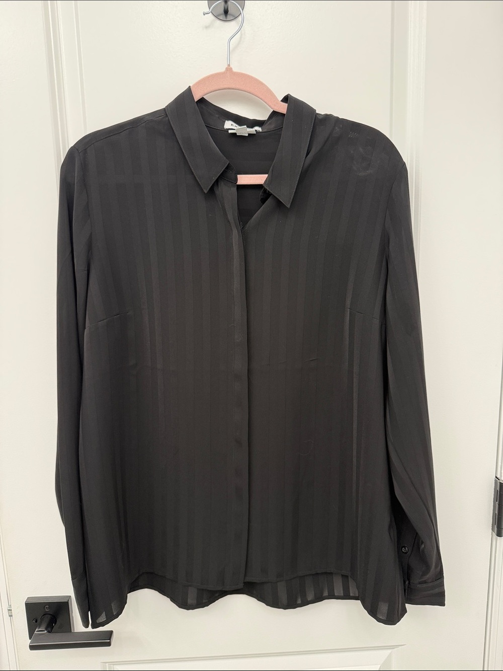 Express Portofino Collection Women’s Black Long-Sleeve Textured Dress Shirt